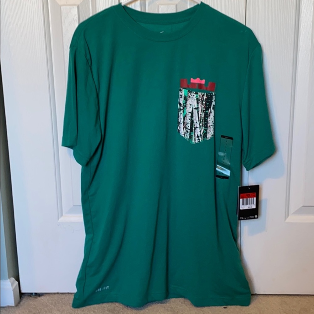 Men’s Dri-Fit Basketball T-shirt. NEW/NEVER WORN